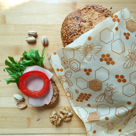 Beeswax bags “Bees” L 23×32 cm, 1 pc.