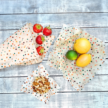 Woskowijki "Groszki" Pack 1 x "S", 1 x "M", 1 x "L" 3 szt.