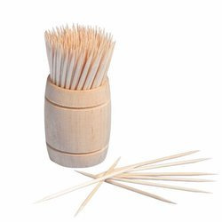 Toothpicks 6.8 cm in a dispenser made of wood 200 pcs.