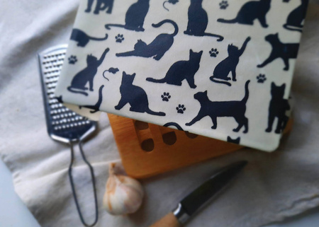 Waxwing "Black Cat" size "XL" 44 x 44 cm 1 pcs.