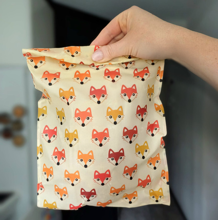 Beeswax food bags “Foxes” L 23 × 32 cm – 1 pc.